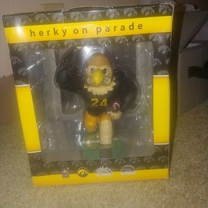 2004 iowa hawkeyes "herky the ironman" figure.